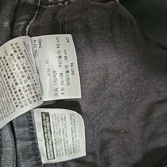 BLACK Washed Levi's Denim Jogger. - Picture 8 of 8